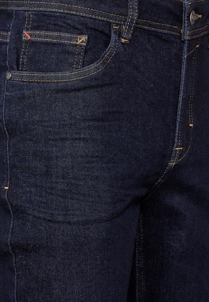 dark blue rinsed wash