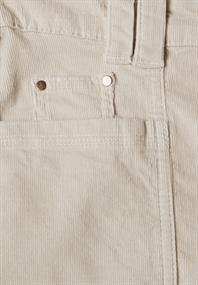 dark creamed sand