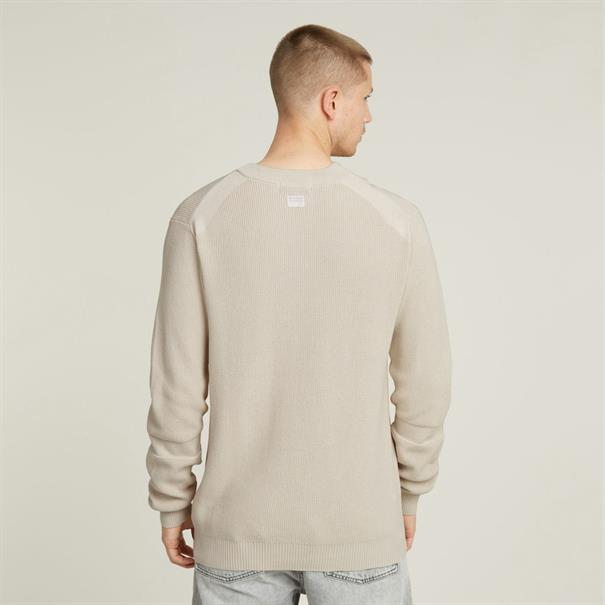 Detailed r knit whitebait