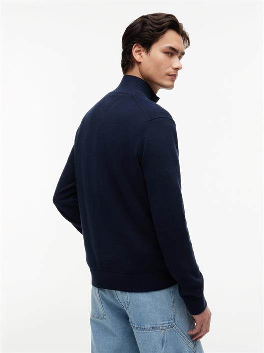dm0dm21654-dark-blue