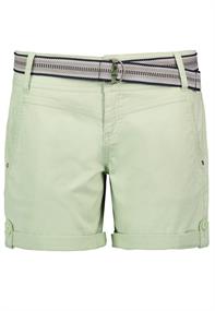 DOB Shorts, mit Aufschlag, schrägeEingriffstasche, breiter Bund mit Gürtel,Paspeltaschen hinten cloudy green