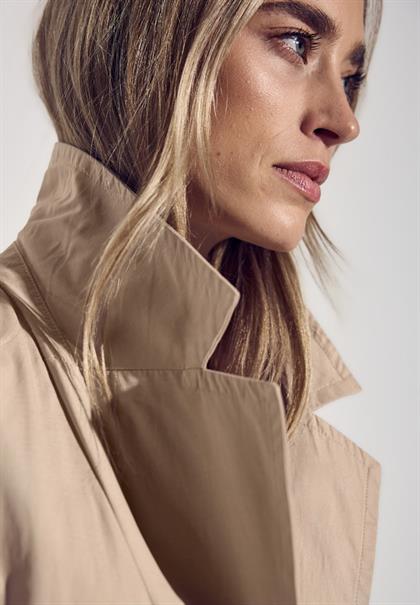 Doppelreihiger Trenchcoat desert beige