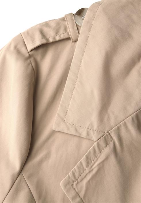 doppelreihiger-trenchcoat-desert-beige