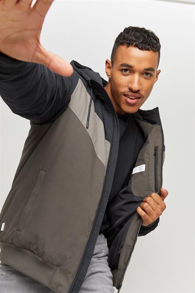 Duns Jacket black-black olive
