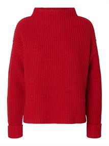 equestrian red