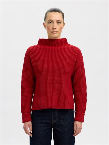 equestrian red