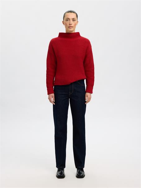 equestrian red
