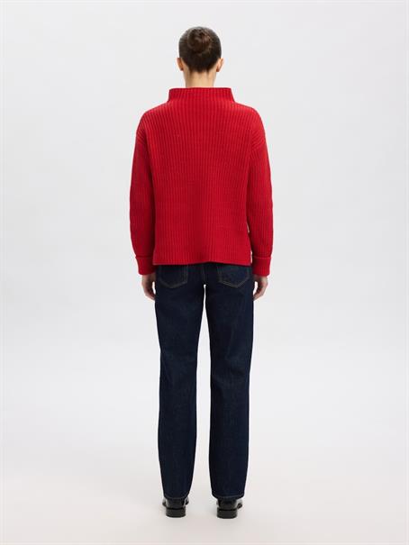 equestrian red