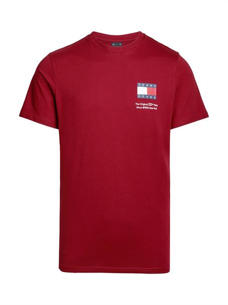 ESSENTIAL FLAG TEE EXT red carpet