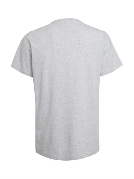 ESSENTIAL FLAG TEE EXT silver grey