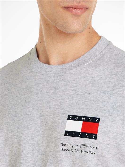 essential-flag-tee-ext-silver-grey