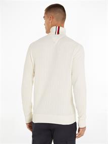 EXAGGERATED STRUCTURE ROLL NECK ivory