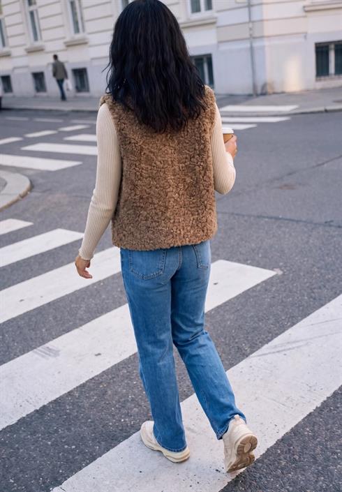 fake-fur-weste-mit-rundhals-und-zipper-honey-brown