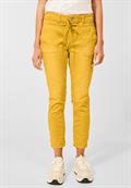 Farbige Loose Fit Jeans dull sunset yellow wash