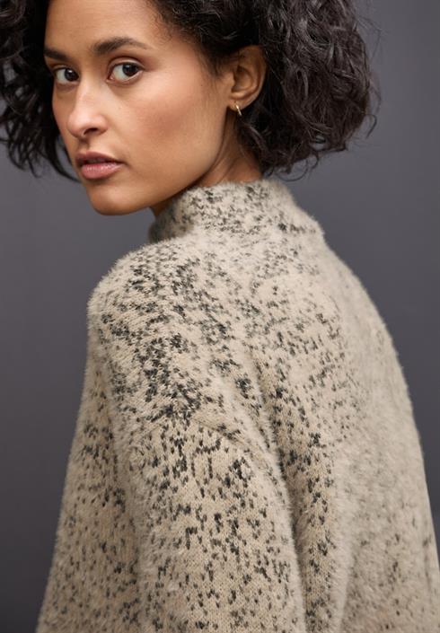 federgarn-jacquard-pullover-sanded-beige