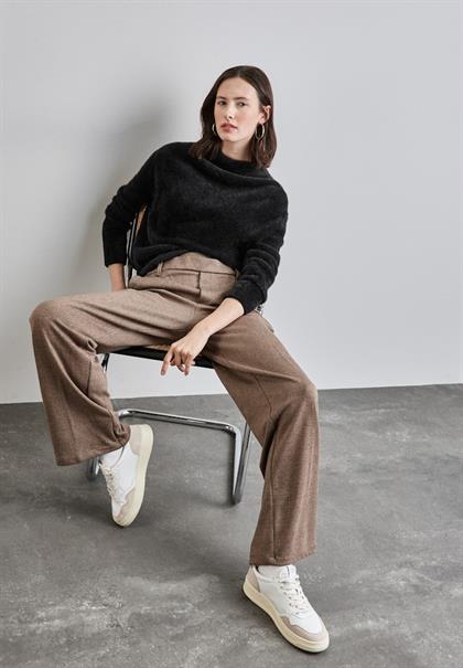 Federgarn Pullover black