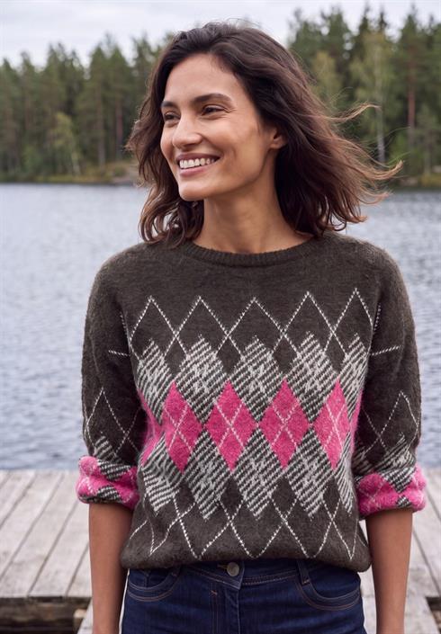 federgarn-pullover-mit-argyle-muster-truffle-brown