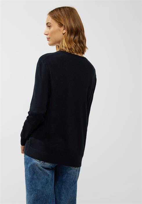 feinstrick-pullover-deep-blue