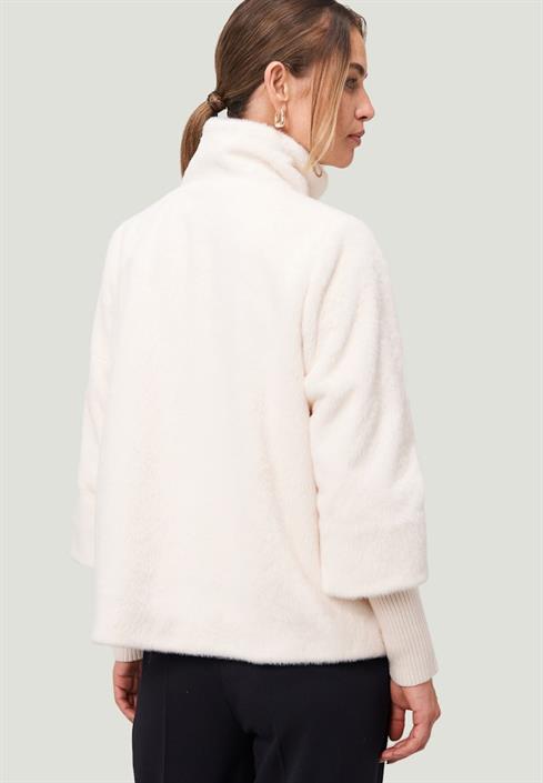 fellimitat-jacke-mit-stehkragen-eggnog