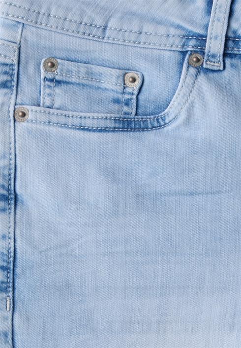 flared-jeans-bleach-wash