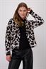 Flauschige Strickjacke mit Leomuster milk chocolate gemustert