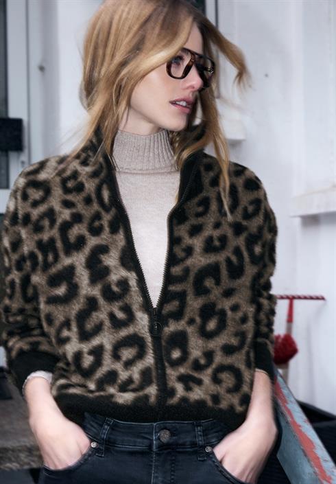 flauschiger-leo-cardigan-black