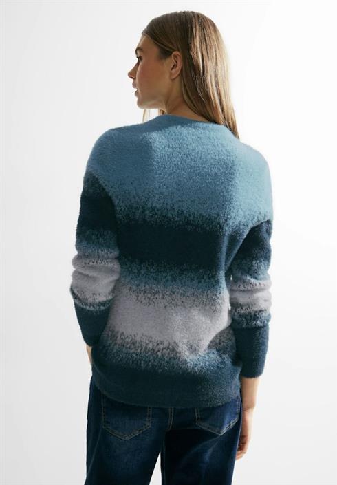 flauschiger-strickpullover-strong-petrol-blue