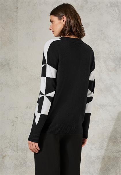 Gemusterter Pullover black