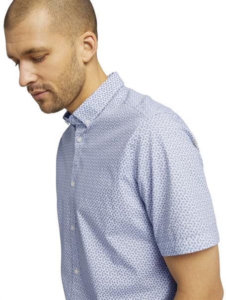 gemustertes Hemd white blue minimal design