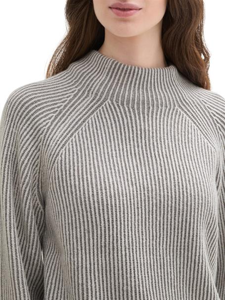 Gerippter Pullover mit Stehkragen explicit grey rib structure