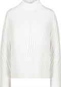 Gerippter Pullover mit Zopfmuster off-white