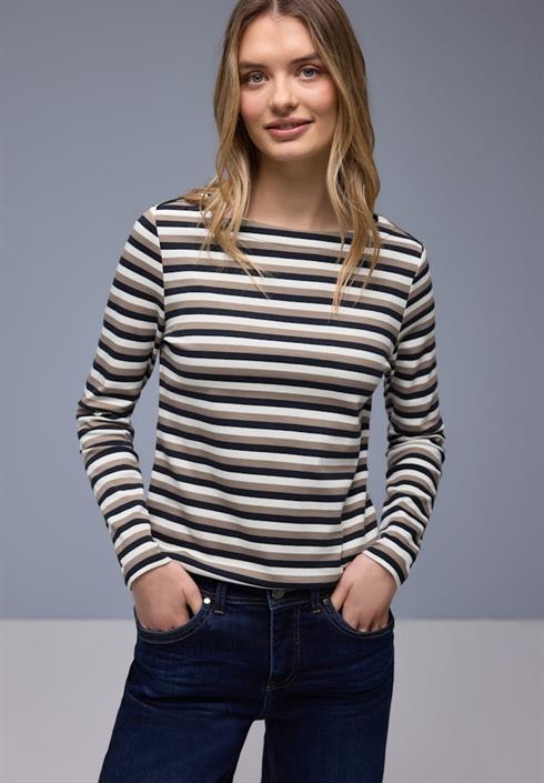 gestreiftes-shirt-shadowed-navy