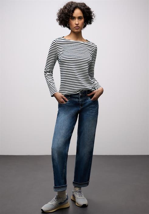 gestreiftes-t-shirt-shadowed-navy