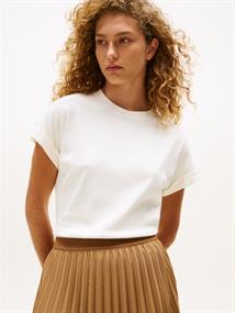 GOLD BUTTON MDRN C-NK SS TEE ivory silk