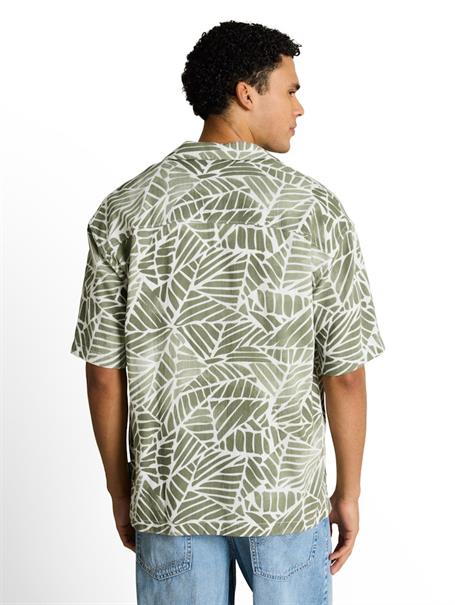 green abstract leaf print