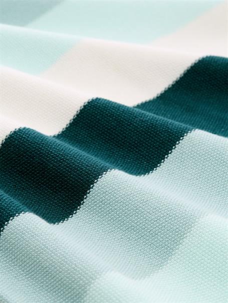 green mint white stripe