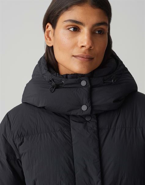 Halline black