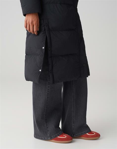 Halline black