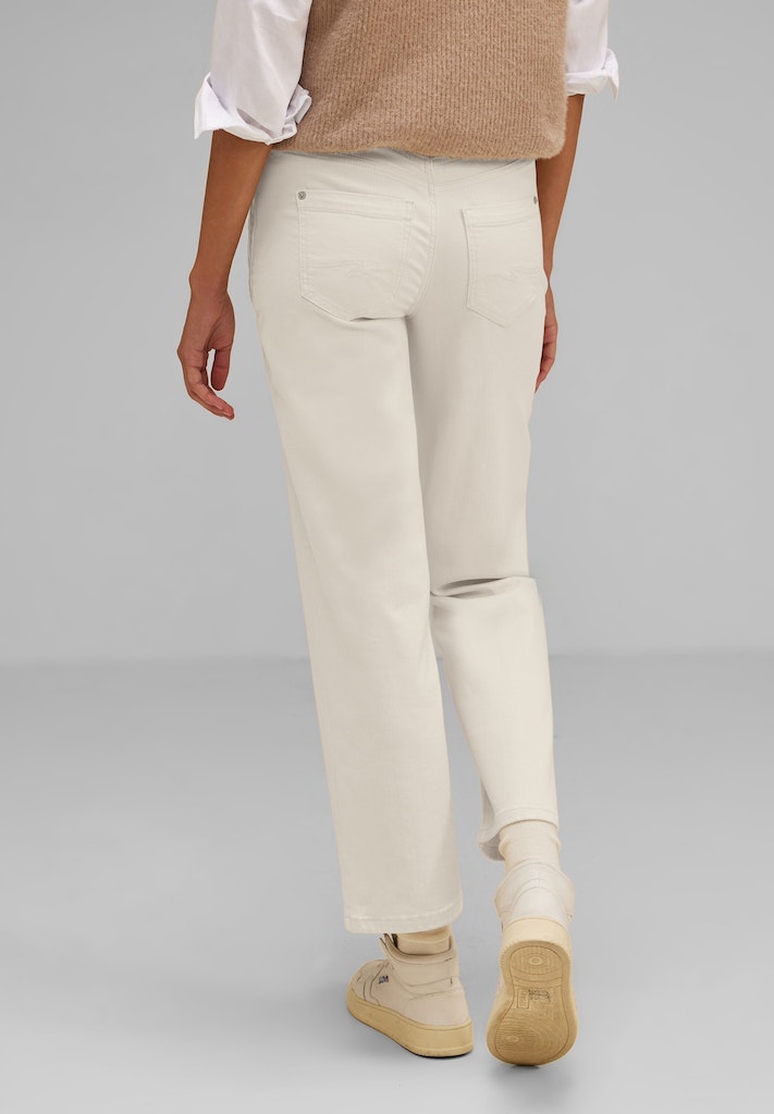 Street One Damen Jeans Helle Casual Fit Jeans ecru soft wash bequem online kaufen bei Tara M