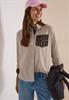 Hemdbluse mit Streifen und Leo-Brusttasche creamy mocha