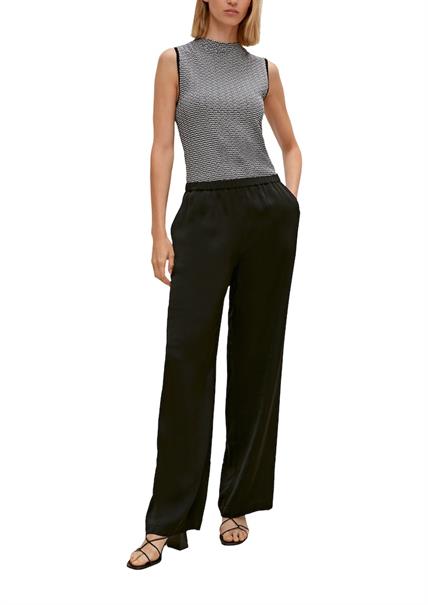 Hochgeschlossenes Stricktop schwarz