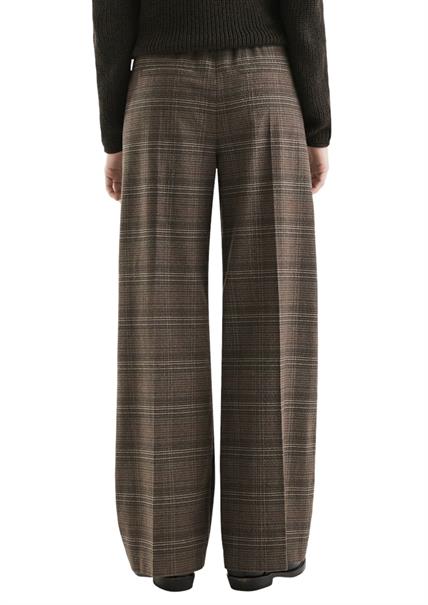 Hose braun