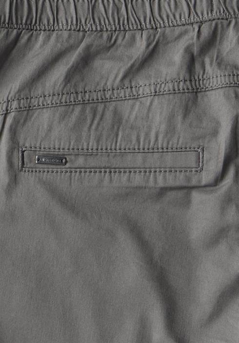 hose-im-cargo-look-overcast-grey