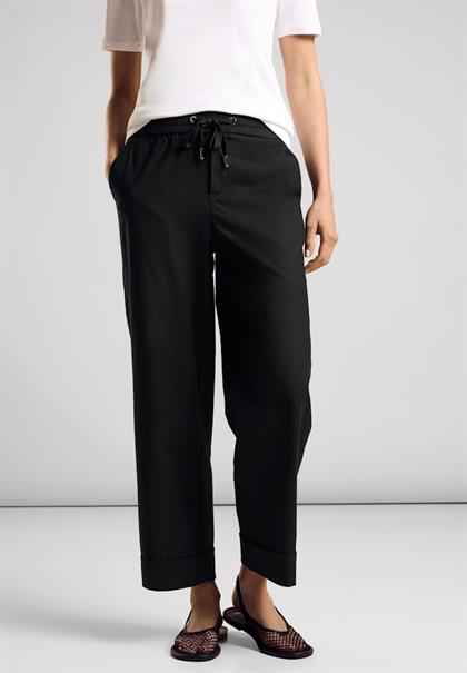 Hose im Casual Fit black