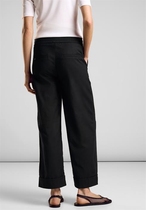 hose-im-casual-fit-black