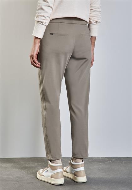 Hose im Loose Fit ashen maple beige