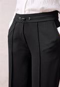Hose im Loose Fit black