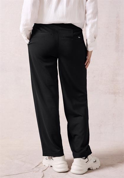 Hose im Loose Fit black