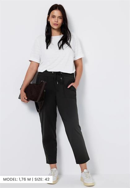 Hose im Loose Fit black