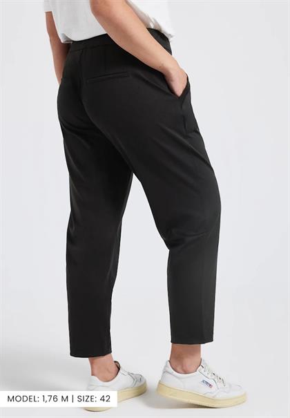 Hose im Loose Fit black
